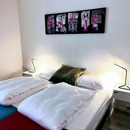 With Two Bedrooms And Parking 아파트 스타방에르