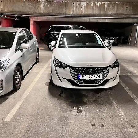 아파트 With Two Bedrooms And Parking