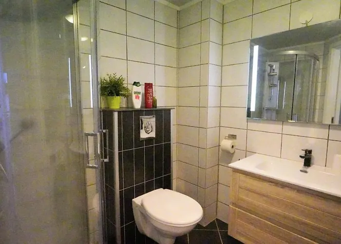 With Two Bedrooms And Parking 아파트